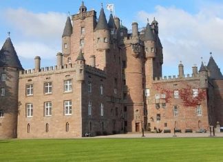 Khám phá top 10 địa điểm tham quan huyền bí nhất khi du lịch Anh Khám phá top 10 địa điểm tham quan huyền bí nhất khi du lịch Anh